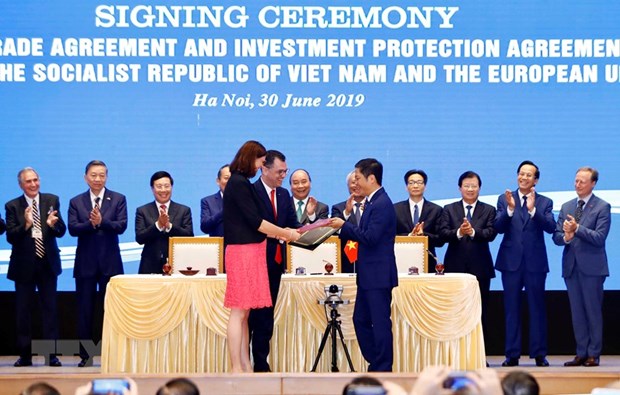 Vietnam-UE: Signature des accords de libre echange et de protection des investissements hinh anh 1