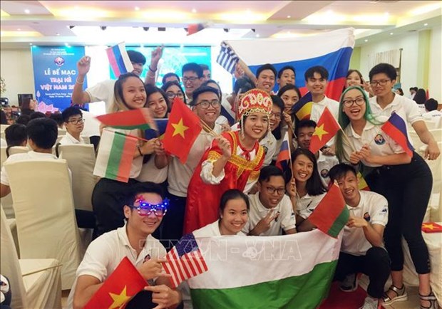 Cloture de la colonie de vacances d’ete 2019 pour les jeunes Viet kieu hinh anh 2