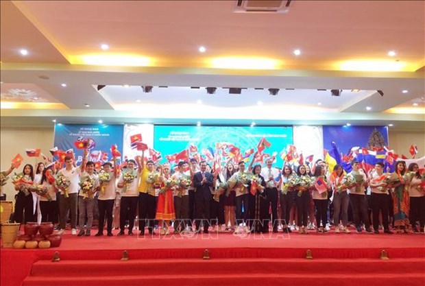 Cloture de la colonie de vacances d’ete 2019 pour les jeunes Viet kieu hinh anh 1