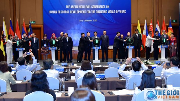 L'ASEAN souligne l'importance du developpement des ressources humaines hinh anh 1