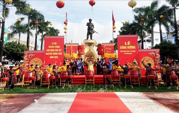 Kien Giang : Hommage au heros national Nguyen Trung Truc hinh anh 1