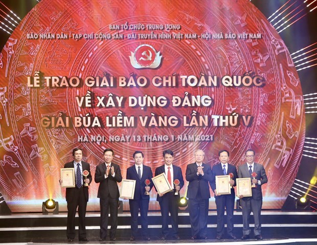 Le 5e Prix national du journalisme sur l'edification du Parti hinh anh 3
