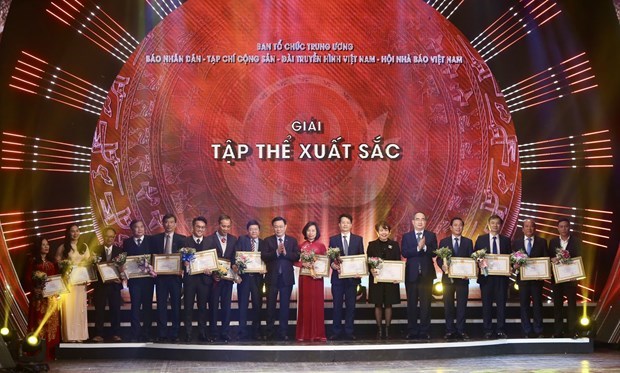 Le 5e Prix national du journalisme sur l'edification du Parti hinh anh 6