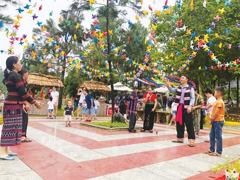 Le Village culturel et touristique des ethnies du Vietnam, une destination prisee hinh anh 1