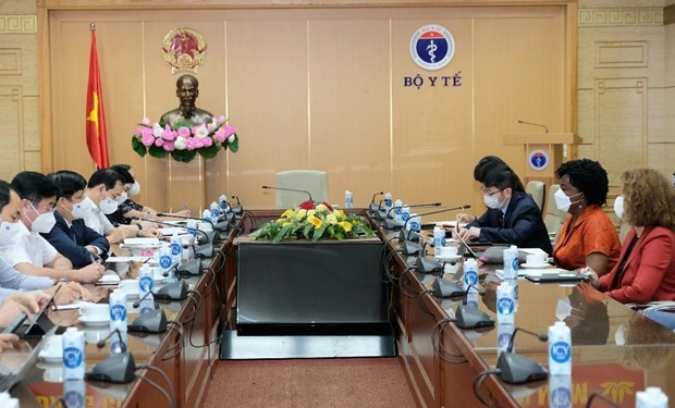 Le Vietnam propose a la BM de soutenir la production de vaccins contre le COVID-19 sur son sol hinh anh 2