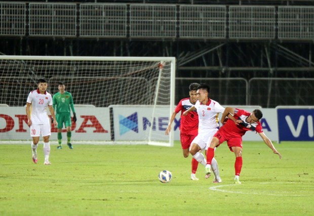 Match amical : l’equipe U22 du Vietnam bat 3-0 celle du Kirghizistan hinh anh 1