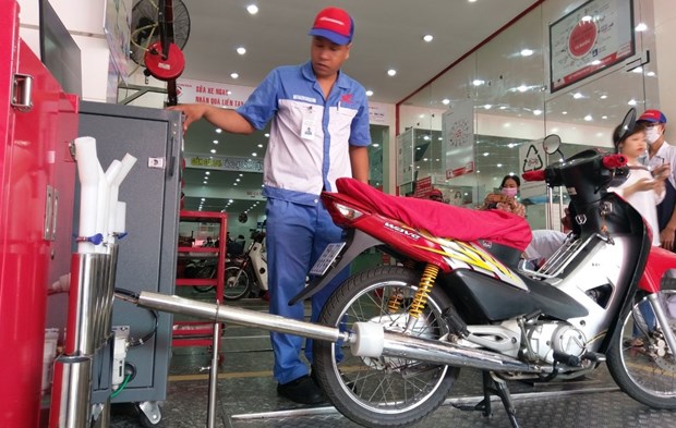 Hanoi : test gratuit de normes d’emission pour des motos hinh anh 1