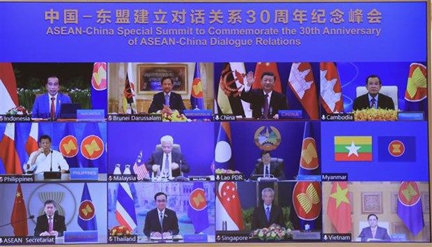 Le Premier ministre au Sommet special celebrant le 30e anniversaire des relations ASEAN-Chine hinh anh 2