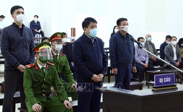 Achat de l'agent de nettoyage de l'eau Redoxy-3C: 8 ans de prison pour un ex-dirigeant de Hanoi hinh anh 1