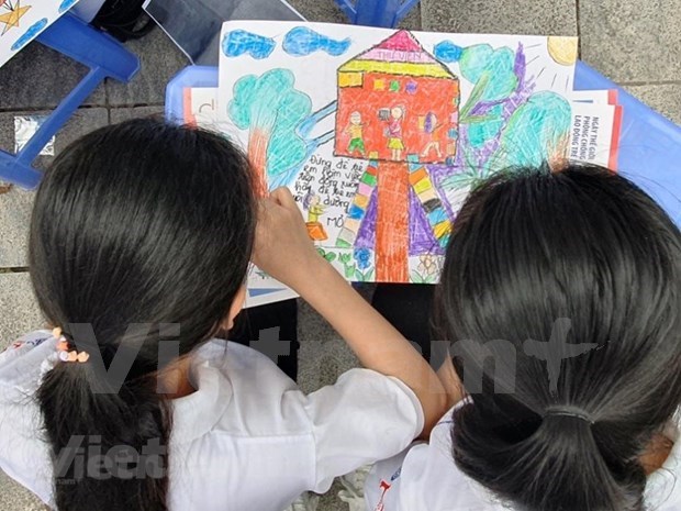 Le Vietnam lance un programme pour prevenir et reduire le travail des enfants hinh anh 1