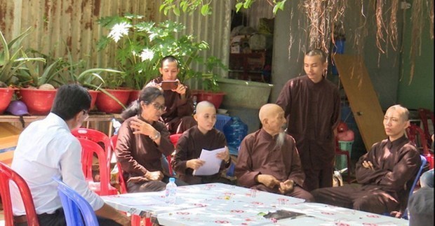 Placement en detention provisoire de trois membres de “Tinh that bong lai” hinh anh 1