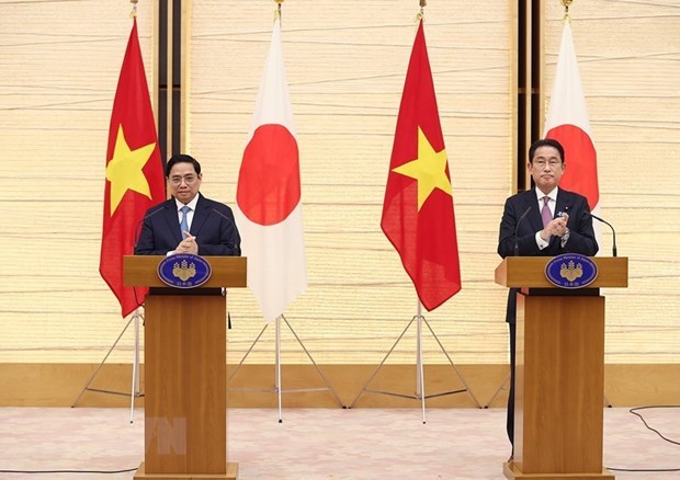La visite du PM japonais au Vietnam marque une nouvelle etape des relations bilaterales hinh anh 1