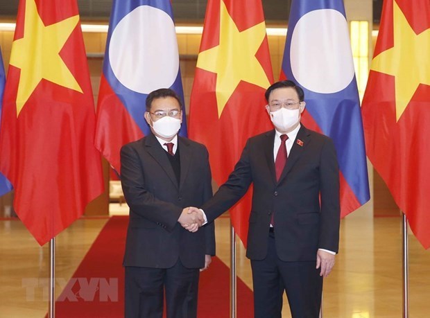 La visite du president de l'AN illustre la confiance politique speciale du Vietnam avec le Laos hinh anh 1