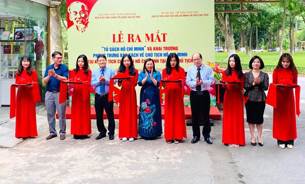 Inauguration d’une salle d’exposition de livres sur le President Ho Chi Minh a Hanoi hinh anh 1