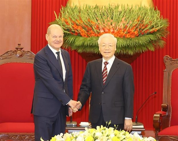 Le chancelier allemand termine avec succes sa visite officielle au Vietnam hinh anh 2