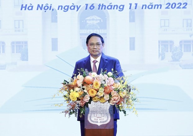Le Premier ministre Pham Minh Chinh se rend a la Faculte de medecine de Hanoi hinh anh 1