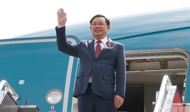 Le president de l'AN Vuong Dinh Hue entame une visite officielle aux Philippines hinh anh 1