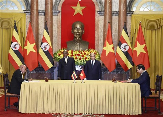 Le Vietnam et l’Ouganda determines a booster la cooperation economique hinh anh 2