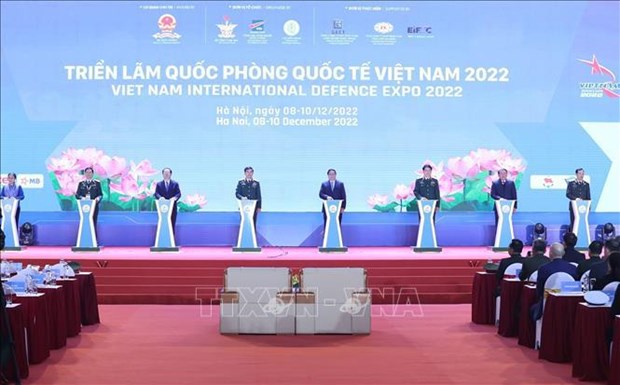 Le Premier ministre Pham Minh Chinh au premier Salon international de la defense du Vietnam hinh anh 2