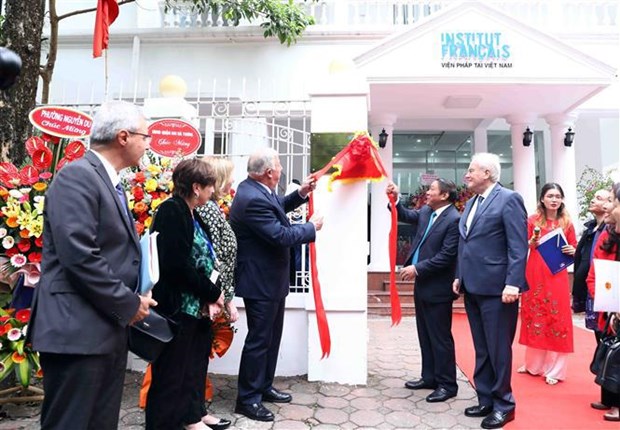 Le president du Senat francais a l’ouverture du nouveau siege de l’Institut francais de Hanoi hinh anh 1