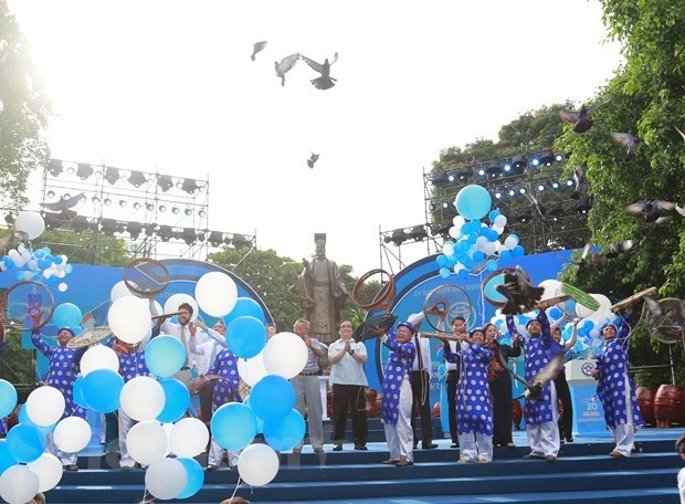Hanoi celebre les 20 ans de sa reconnaissance en tant que «Ville pour la paix» hinh anh 1