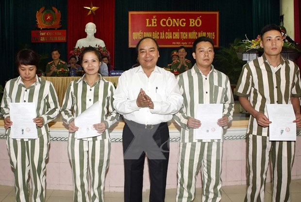 Le vice-PM Nguyen Xuan Phuc demande d’aider les gracies hinh anh 1