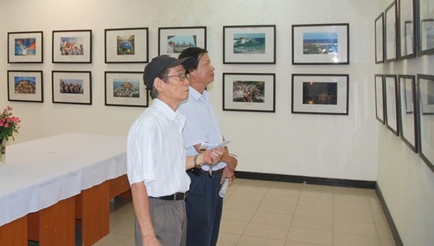 Exposition «Hoang Sa, Truong Sa du Vietnam-les preuves historiques et juridiques» a Kien Giang hinh anh 1