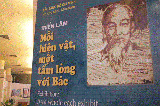 Une exposition sur la vie du President Ho Chi Minh hinh anh 1