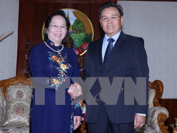 La vice-presidente Nguyen Thi Doan rencontre le vice-president de l'AN laotienne hinh anh 1