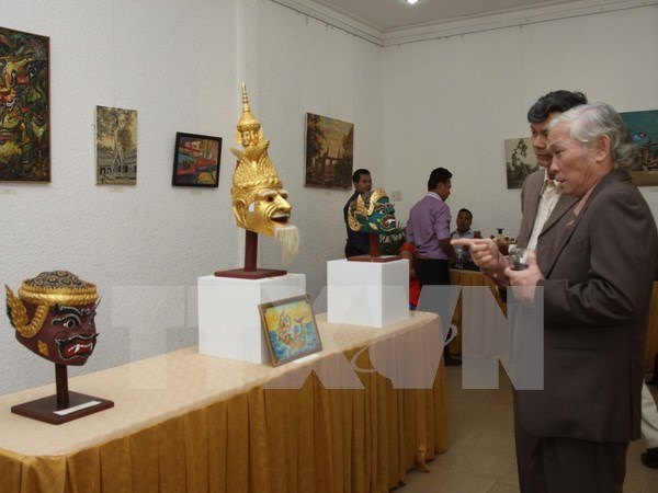 Exposition de sculpture cambodgienne a HCM-Ville hinh anh 1