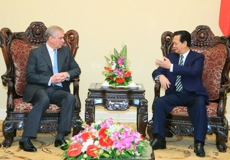 Le PM Nguyen Tan Dung recoit le prince britannique Andrew hinh anh 1
