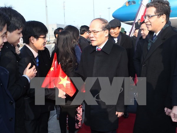 Le president Nguyen Sinh Hung entame sa visite officielle d’amitie en Chine hinh anh 1
