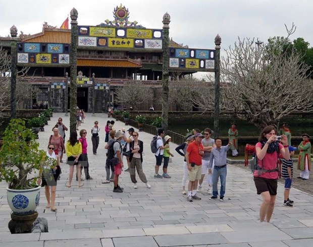 Plus d'un million de touristes etrangers a l'ancienne cite imperiale de Hue en 2015 hinh anh 1