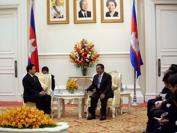 Des dirigeants thailandais et cambodgien se rencontrent a Phnom Penh hinh anh 1