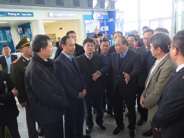 Le vice-PM Nguyen Xuan Phuc demande d’assurer la securite absolue des vols hinh anh 1