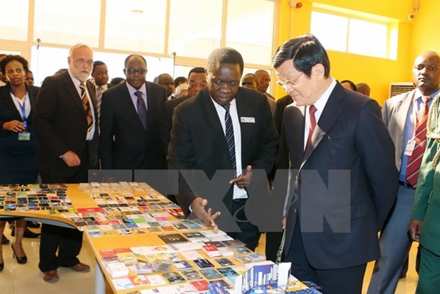 Le president Truong Tan Sang acheve sa visite d’Etat en Tanzanie hinh anh 1