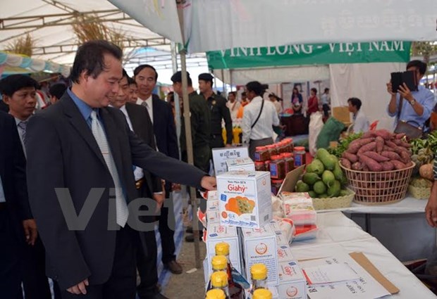 Le Vietnam participe a la foire commerciale Kampong Speu 2016 hinh anh 1