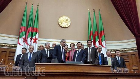Renforcement des relations d'amitie traditionnelles Vietnam-Algerie hinh anh 1