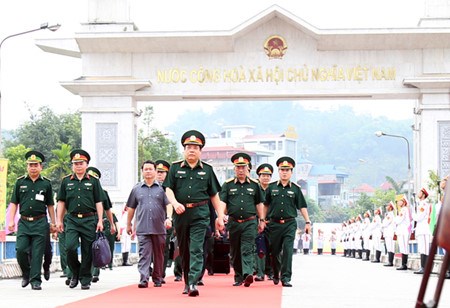 Echange d'amitie de la defense frontaliere Vietnam-Chine hinh anh 1