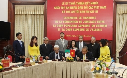 Vietnam et Algerie renforcent la cooperation entre les Cours supremes hinh anh 1
