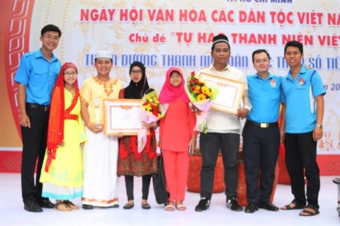 Plus de 1.000 jeunes au Festival culturel des ethnies du Vietnam hinh anh 1