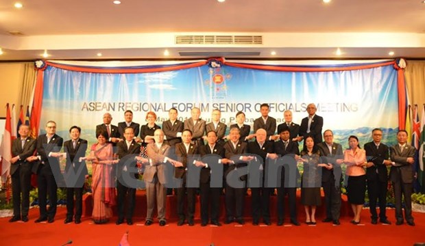 Le Vietnam participe a une reunion de l'ARF au Laos hinh anh 1