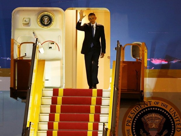 Le president americain Barack Obama entame sa visite officielle au Vietnam hinh anh 1