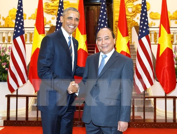 Des dirigeants vietnamiens rencontrent le president americain a Hanoi hinh anh 1
