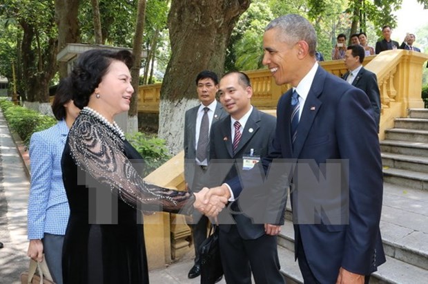 Des dirigeants vietnamiens rencontrent le president americain a Hanoi hinh anh 2