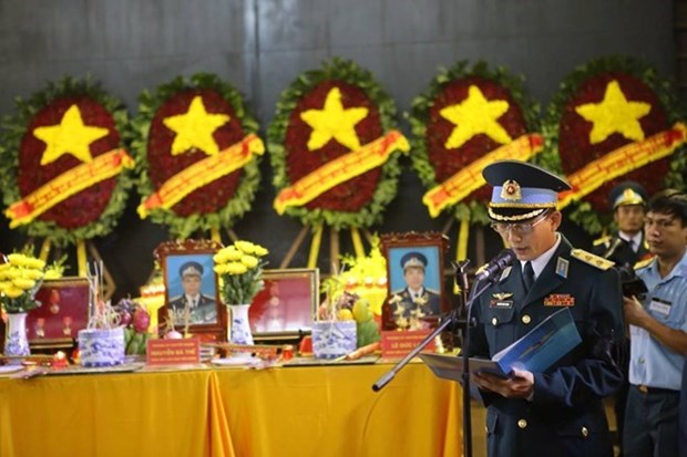 Le PM laotien transmet ses condoleances sur les accidents d'avions militaires hinh anh 1