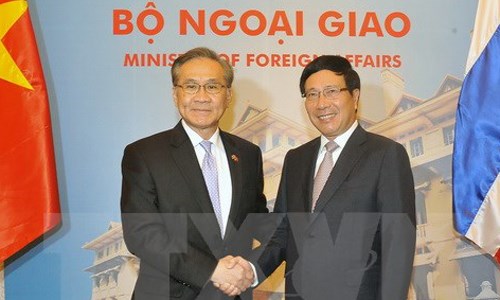 Entretien entre Pham Binh Minh et le ministre thailandais des Affaires etrangeres hinh anh 1
