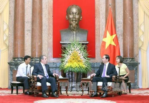 Le president Tran Dai Quang recoit l’ancien president chilien hinh anh 1