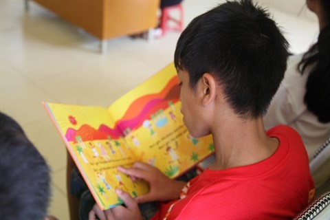 Hanoi : plus de 70 petits demunis s’engagent dans le projet «Les enfants lisent» hinh anh 1