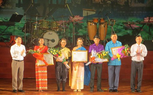Cloture du festival artistique de 5 pays aseaniens hinh anh 1
